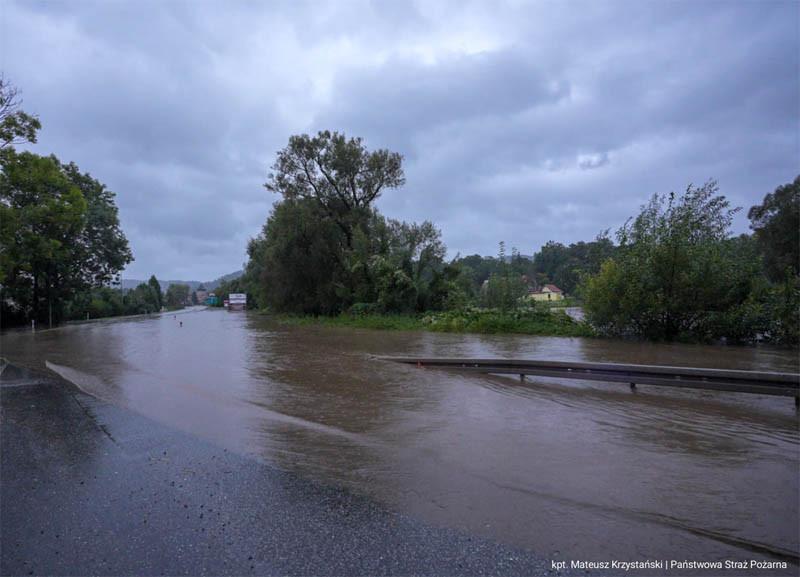 ARiMR: ważne informacje dla rolników z terenów dotkniętych powodzią