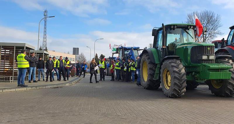 Rolnicy protestują przeciw wwozowi zboża i rzepaku z Ukrainy