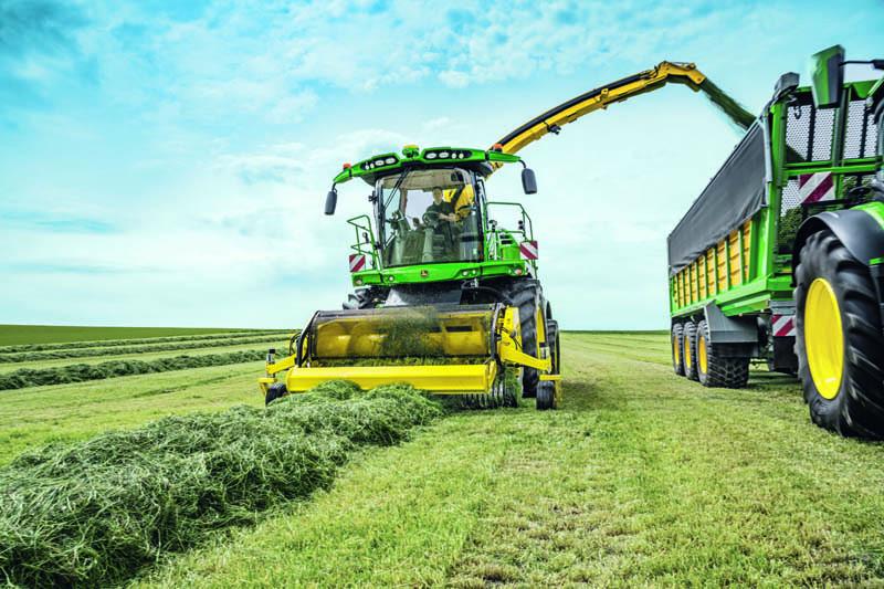 Nowe rozwiązania w sieczkarniach polowych John Deere