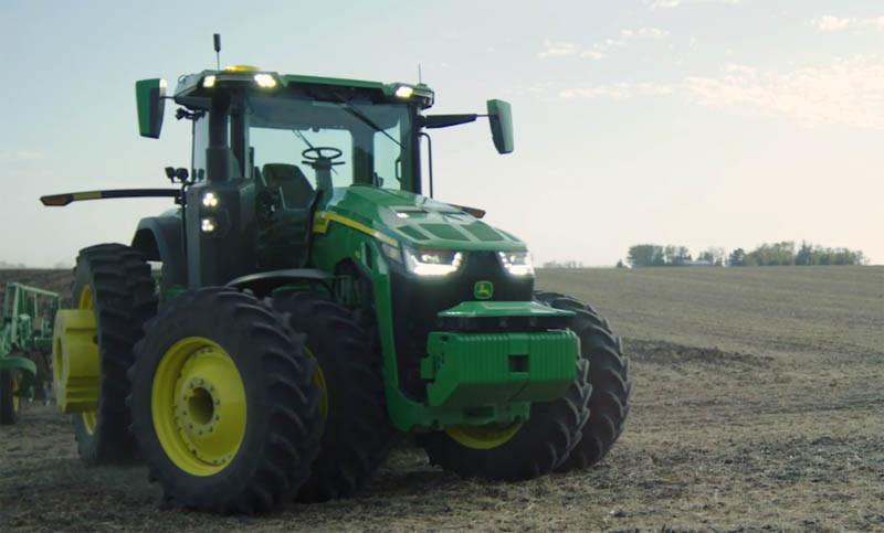 John Deere prezentuje w pełni autonomiczny ciągnik na targach CES 2022