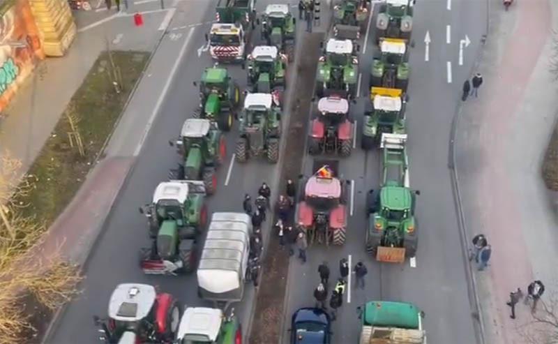 Rolnicy protestują: blokada Paryża, Hamburga i Brukseli - wideo